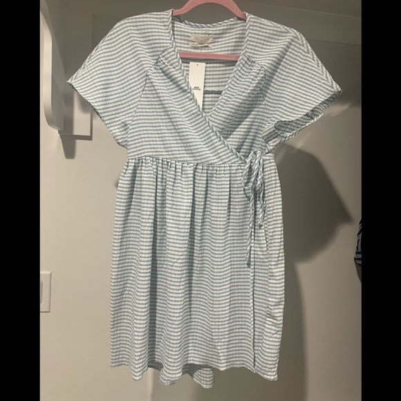 Urban Outfitters Dresses & Skirts - Super cute urban outfitters dress. Adjustable sizing with straps. Could fit xs-m